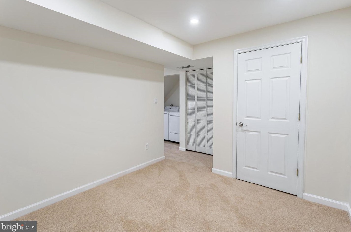 1985 Winslow Ct, Woodbridge VA  22191-4920 exterior