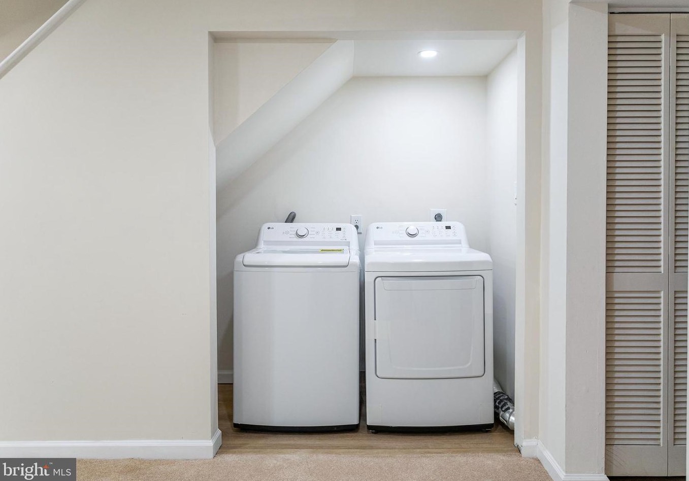 1985 Winslow Ct, Woodbridge VA  22191-4920 exterior
