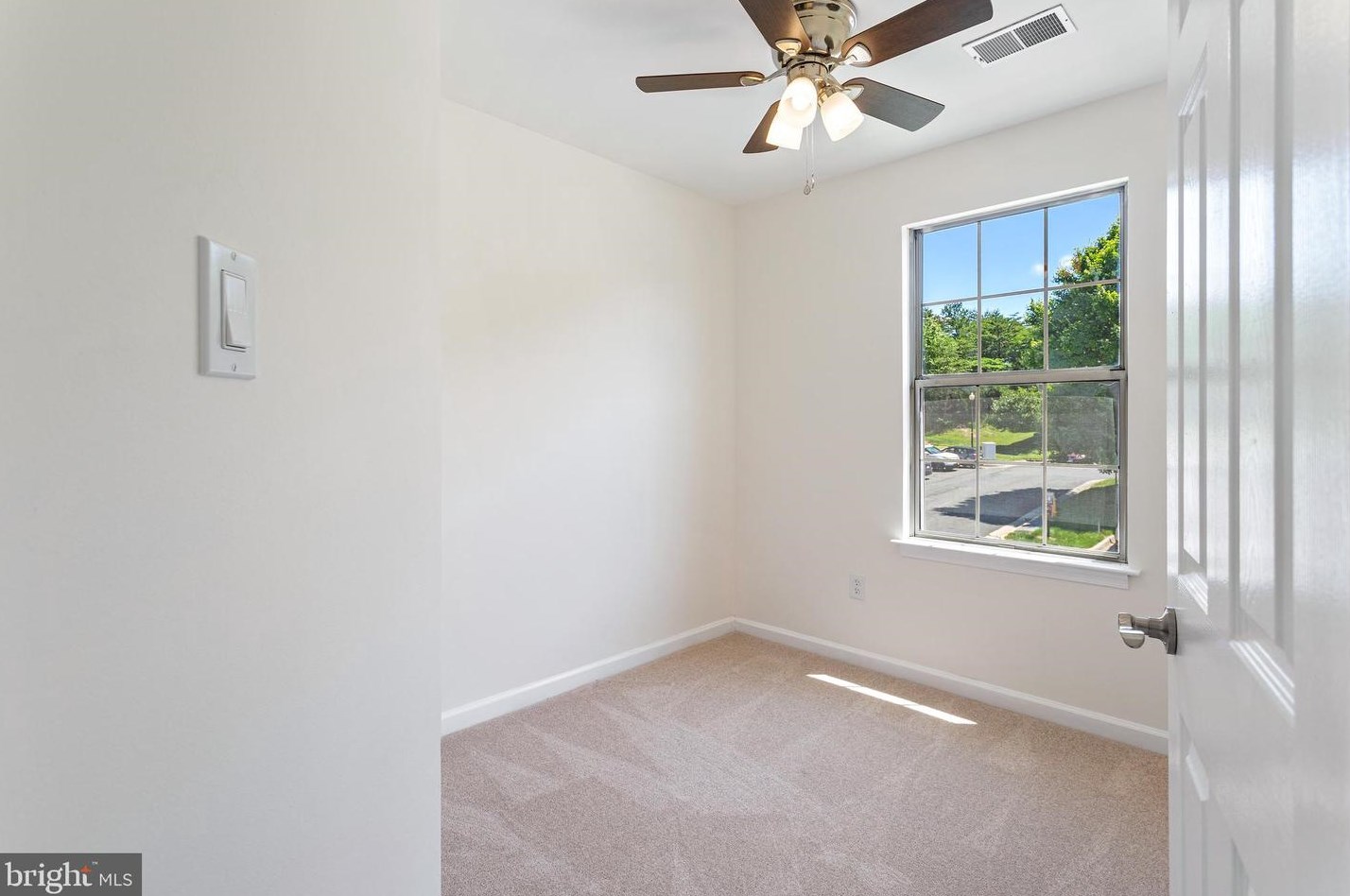 1985 Winslow Ct, Woodbridge VA  22191-4920 exterior