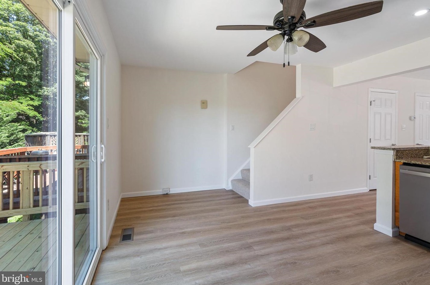 1985 Winslow Ct, Woodbridge VA  22191-4920 exterior