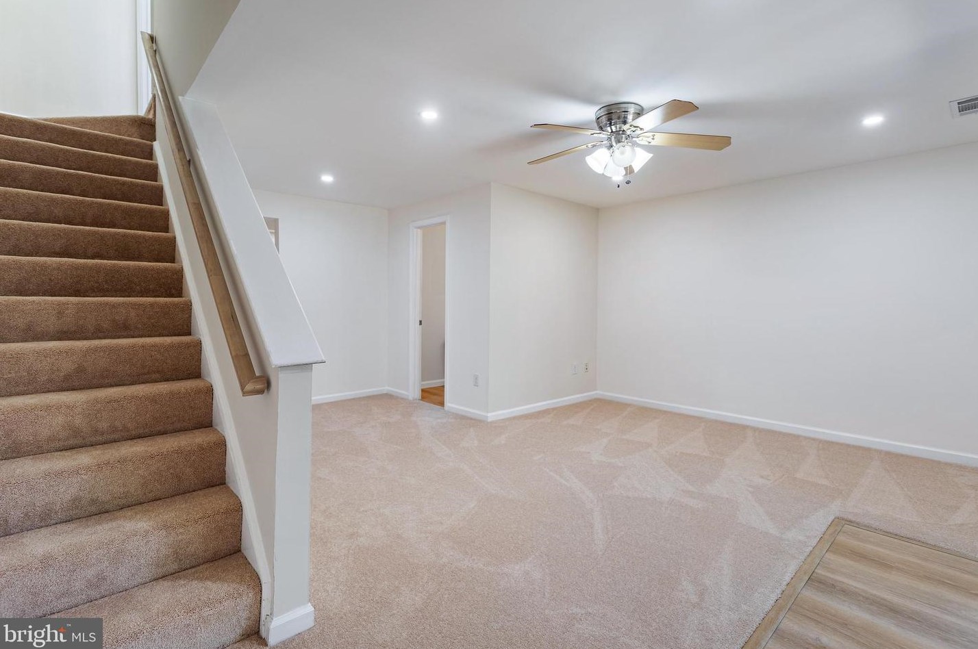 1985 Winslow Ct, Woodbridge VA  22191-4920 exterior