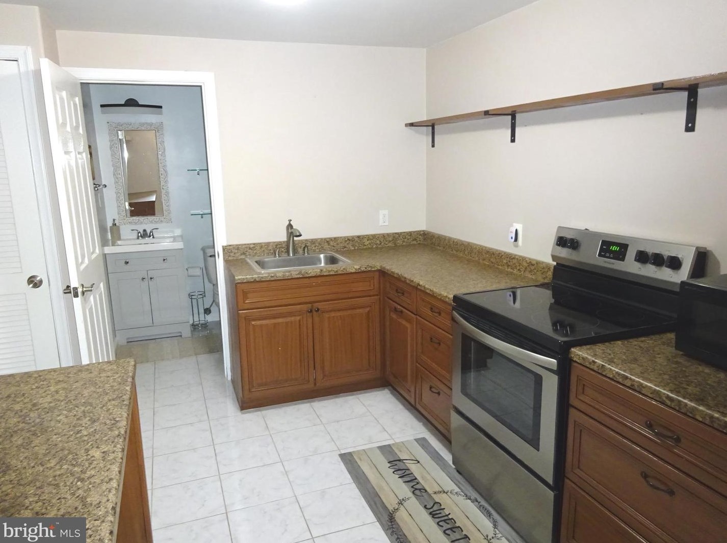 6601 Deep Hollow Ln, Manassas VA 20112-8620 exterior