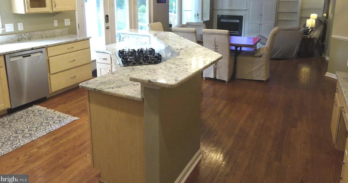 6601 Deep Hollow Ln, Manassas VA 20112-8620 exterior