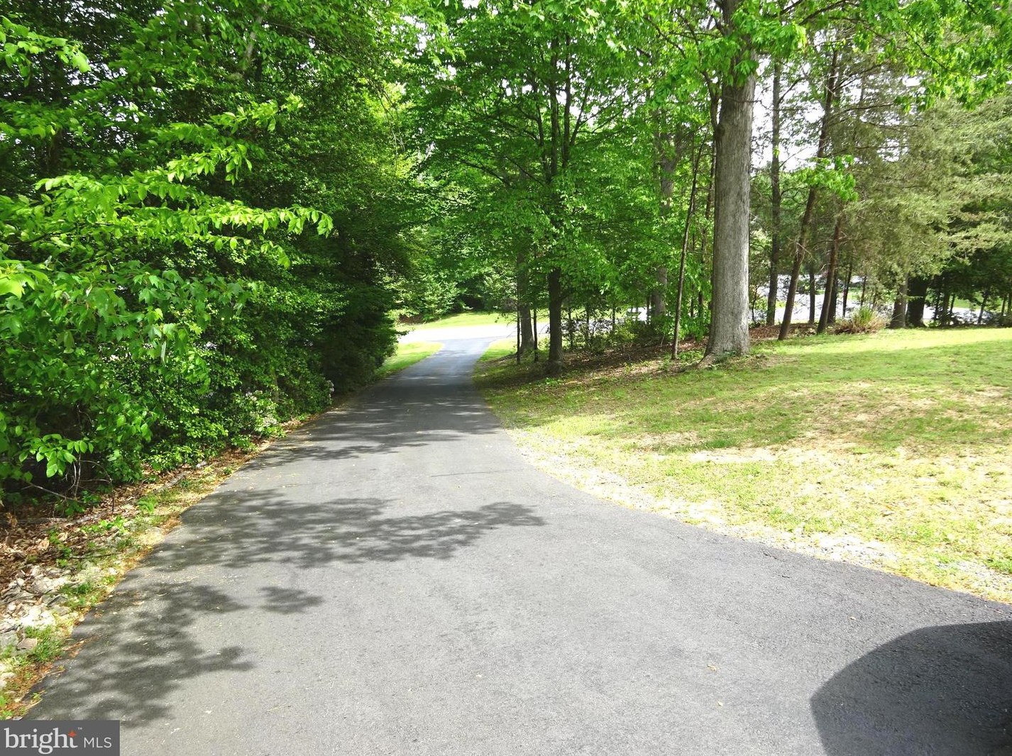 6601 Deep Hollow Ln, Manassas VA 20112-8620 exterior