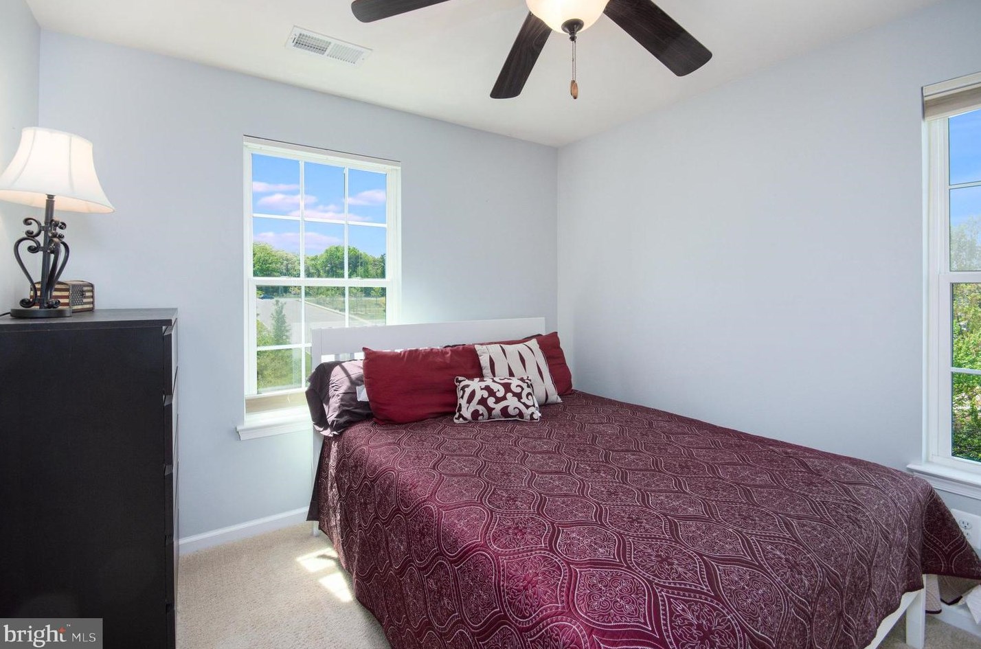 4470 Daisy Reid Ave, Woodbridge VA  22192-7805 exterior