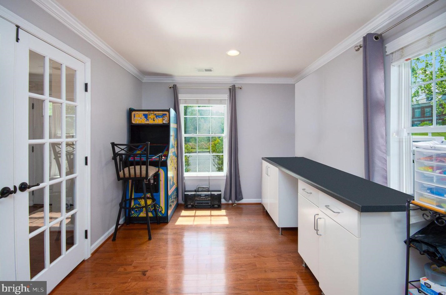 4470 Daisy Reid Ave, Woodbridge VA  22192-7805 exterior