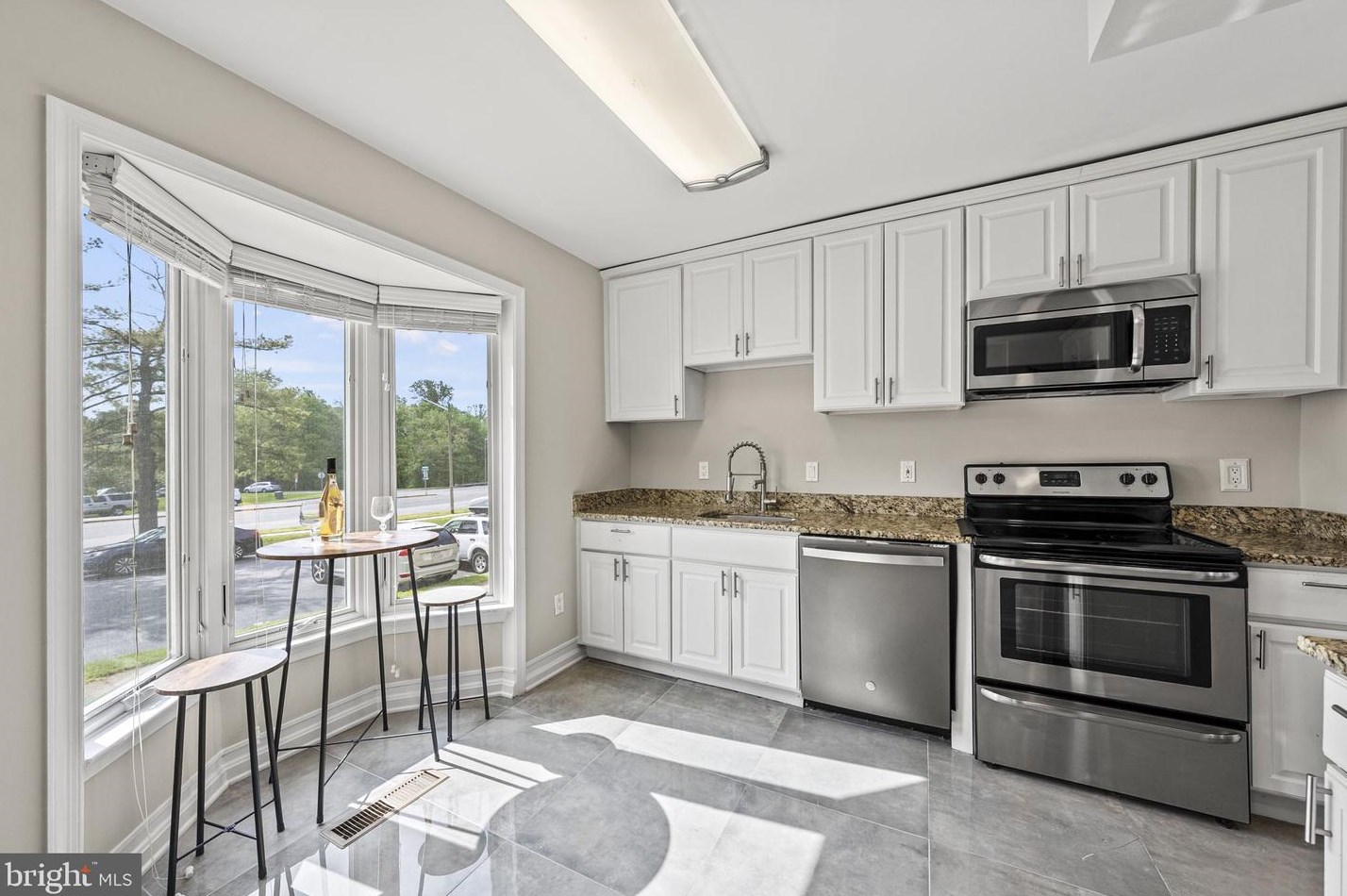 12344 Chickasaw Ct, Woodbridge, VA 22192-1815