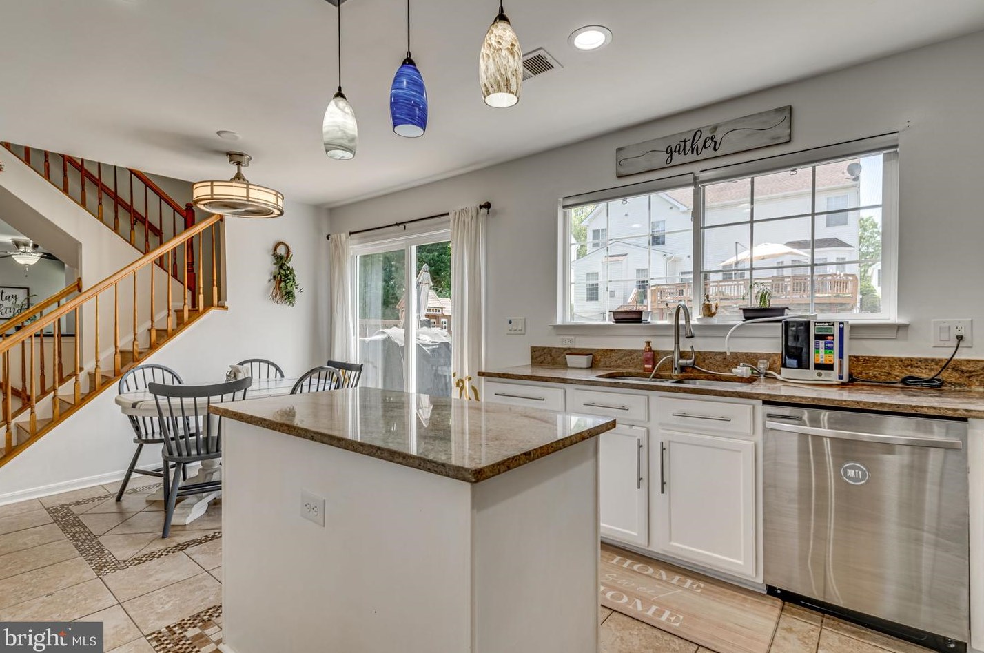 2702 Pheasant Hunt Rd, Woodbridge VA  22192-3929 exterior