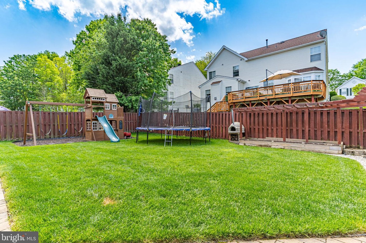 2702 Pheasant Hunt Rd, Woodbridge VA  22192-3929 exterior