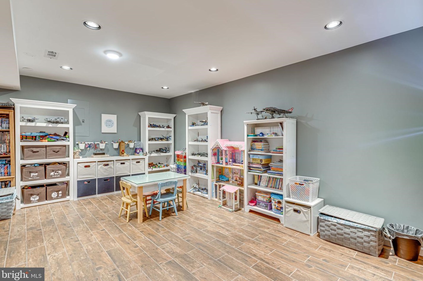 2702 Pheasant Hunt Rd, Woodbridge VA  22192-3929 exterior