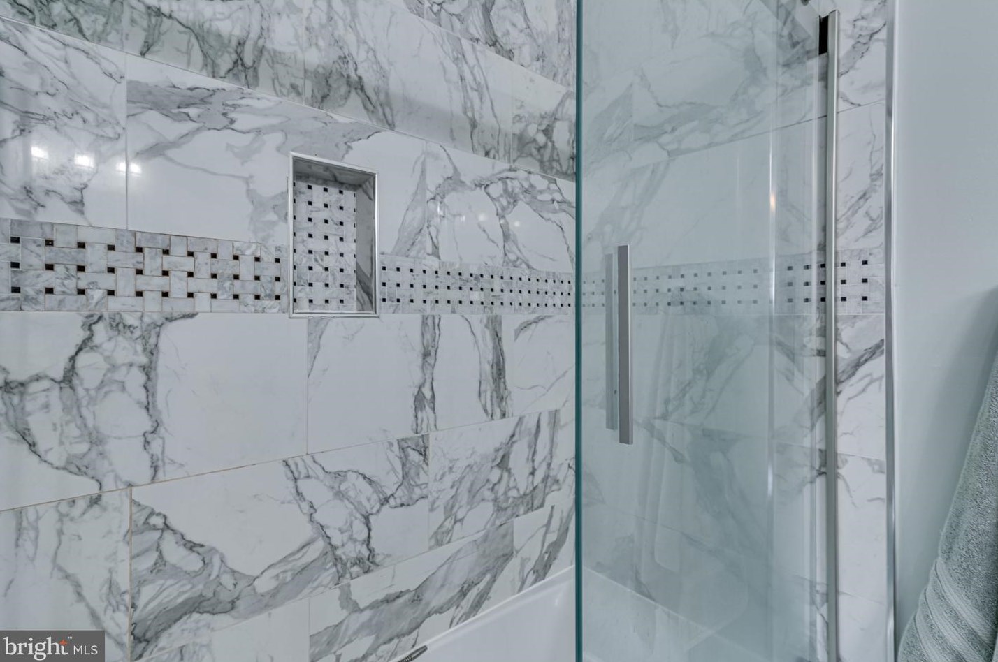 2702 Pheasant Hunt Rd, Woodbridge VA  22192-3929 exterior