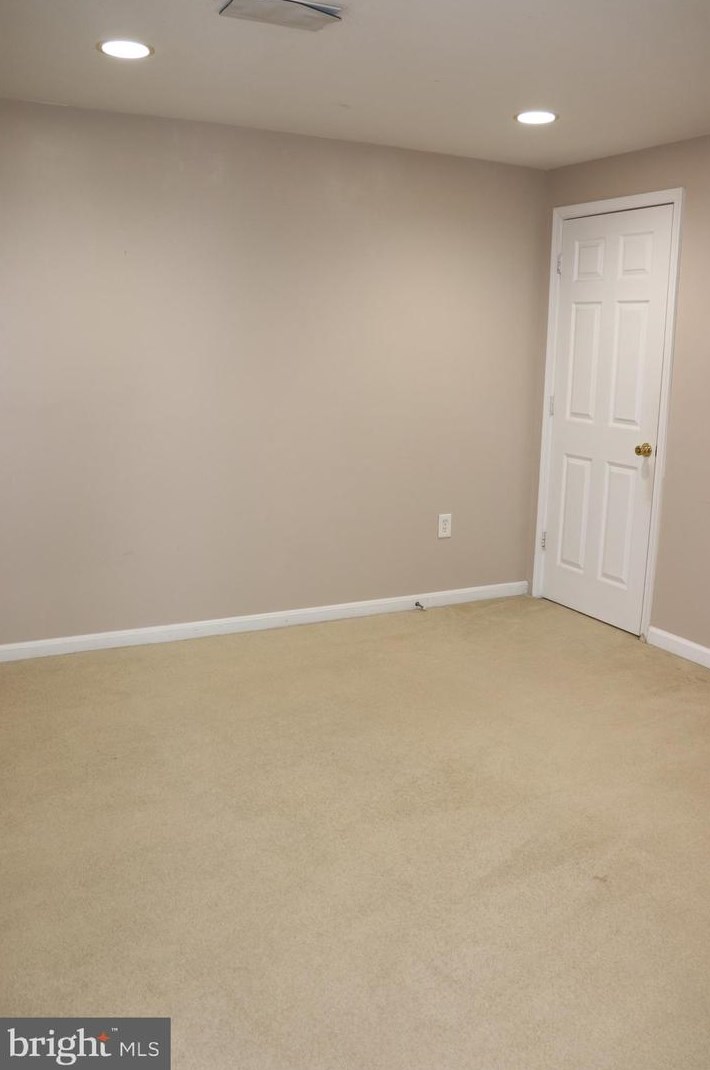 16120 Kennedy St, Woodbridge VA  22191-4500 exterior