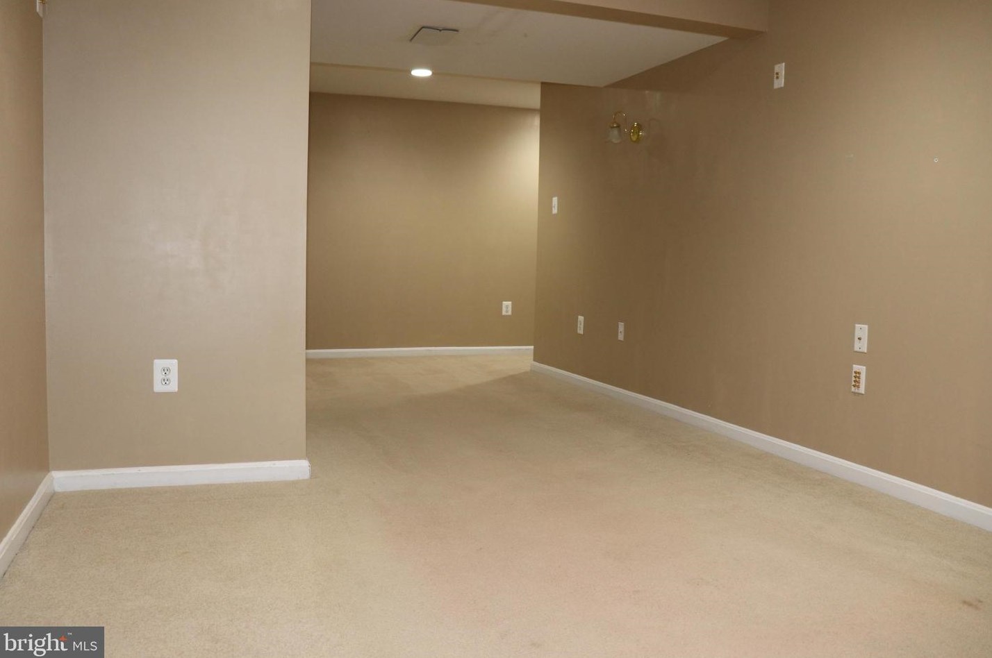 16120 Kennedy St, Woodbridge VA  22191-4500 exterior