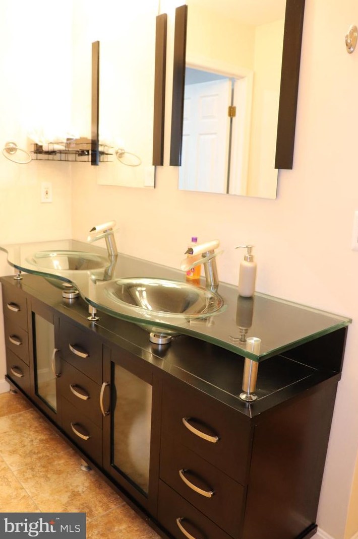 16120 Kennedy St, Woodbridge VA  22191-4500 exterior