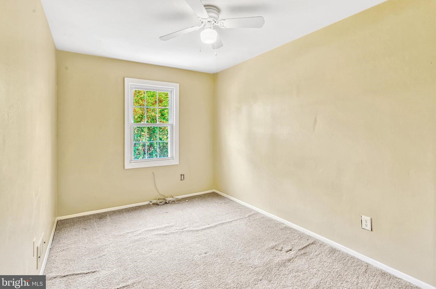 2911 Williamsburg Ct, Woodbridge VA  22191-4633 exterior