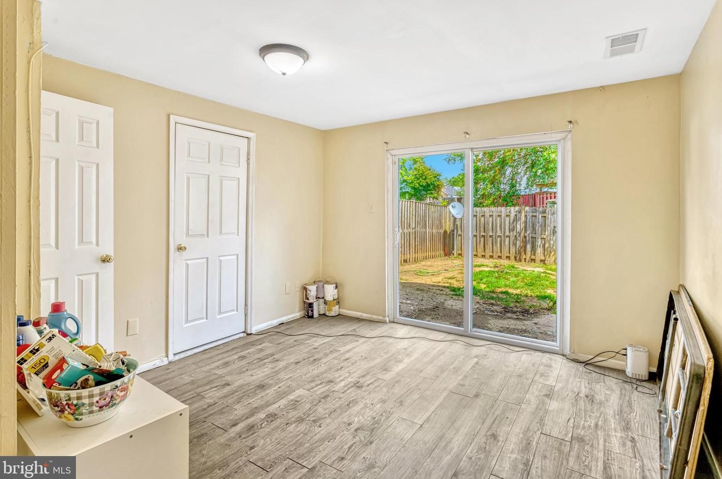 2911 Williamsburg Ct, Woodbridge VA  22191-4633 exterior