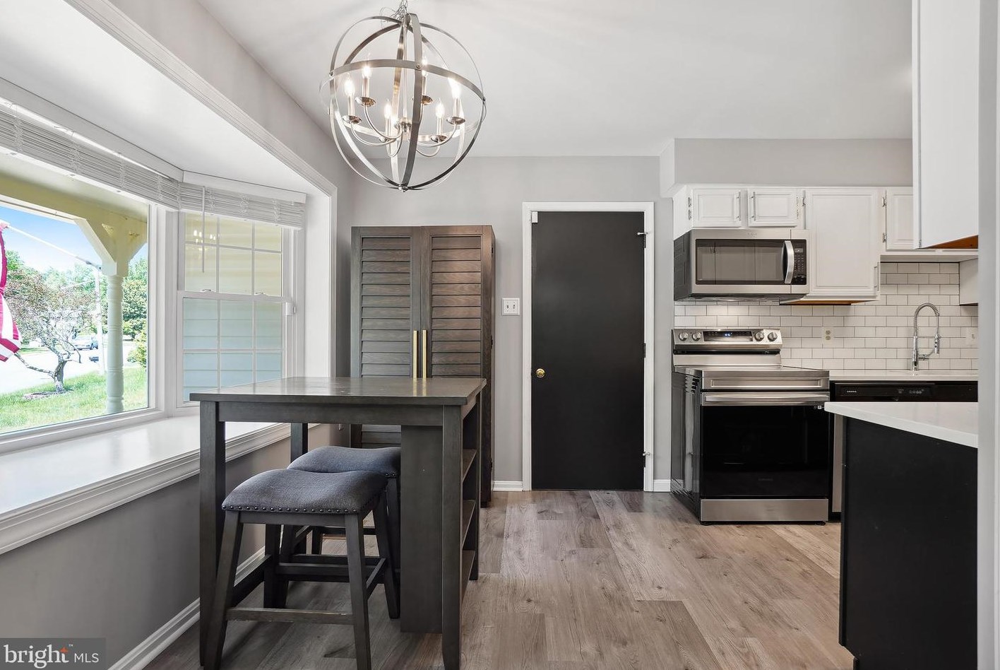 12505 Hedges Run Dr, Woodbridge VA  22192-1741 exterior