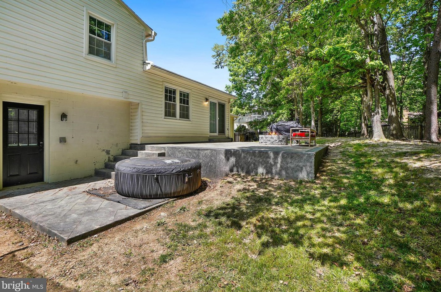 12505 Hedges Run Dr, Woodbridge VA  22192-1741 exterior