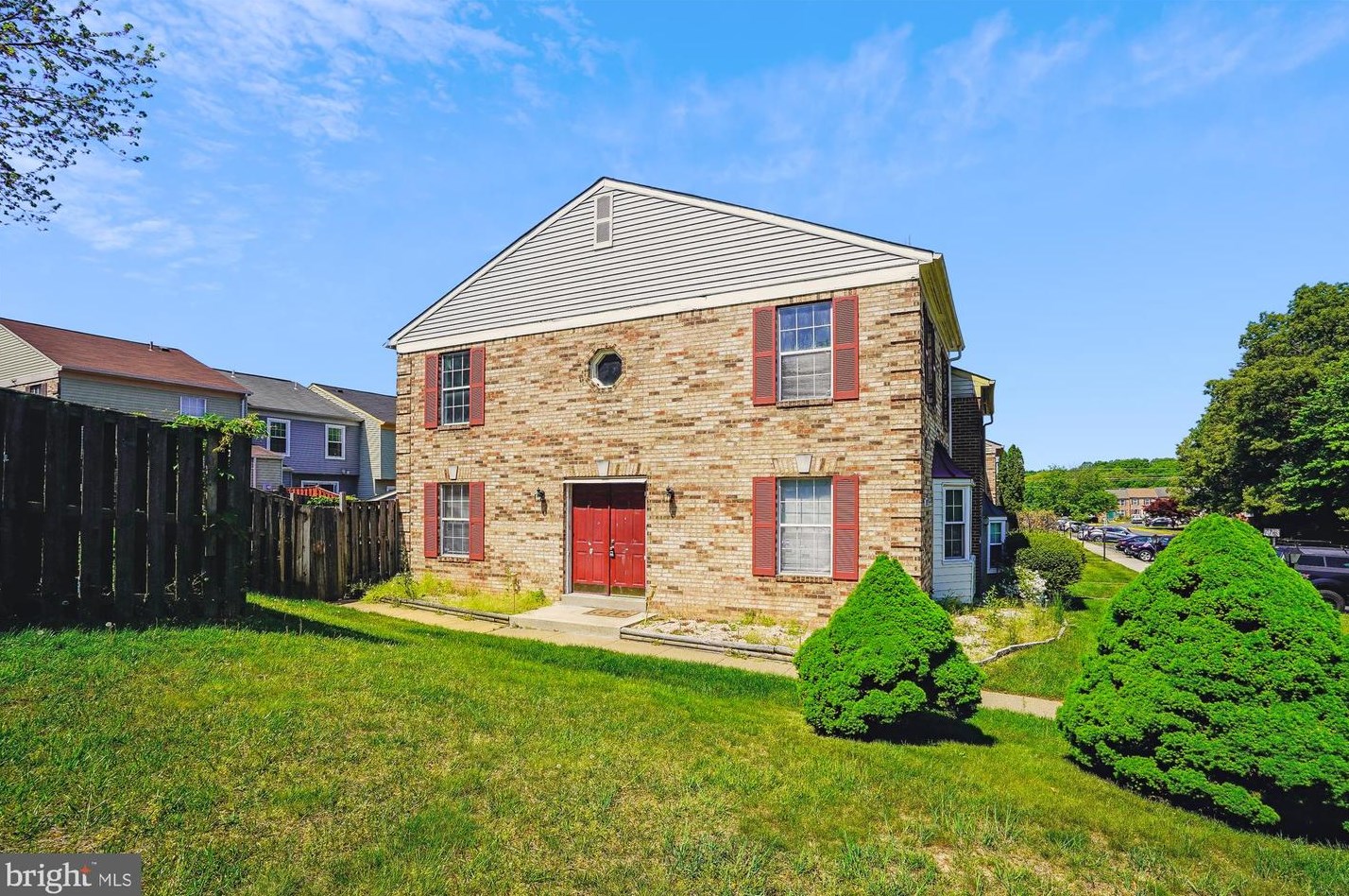 2747 Bixby Rd, Woodbridge, VA 22193