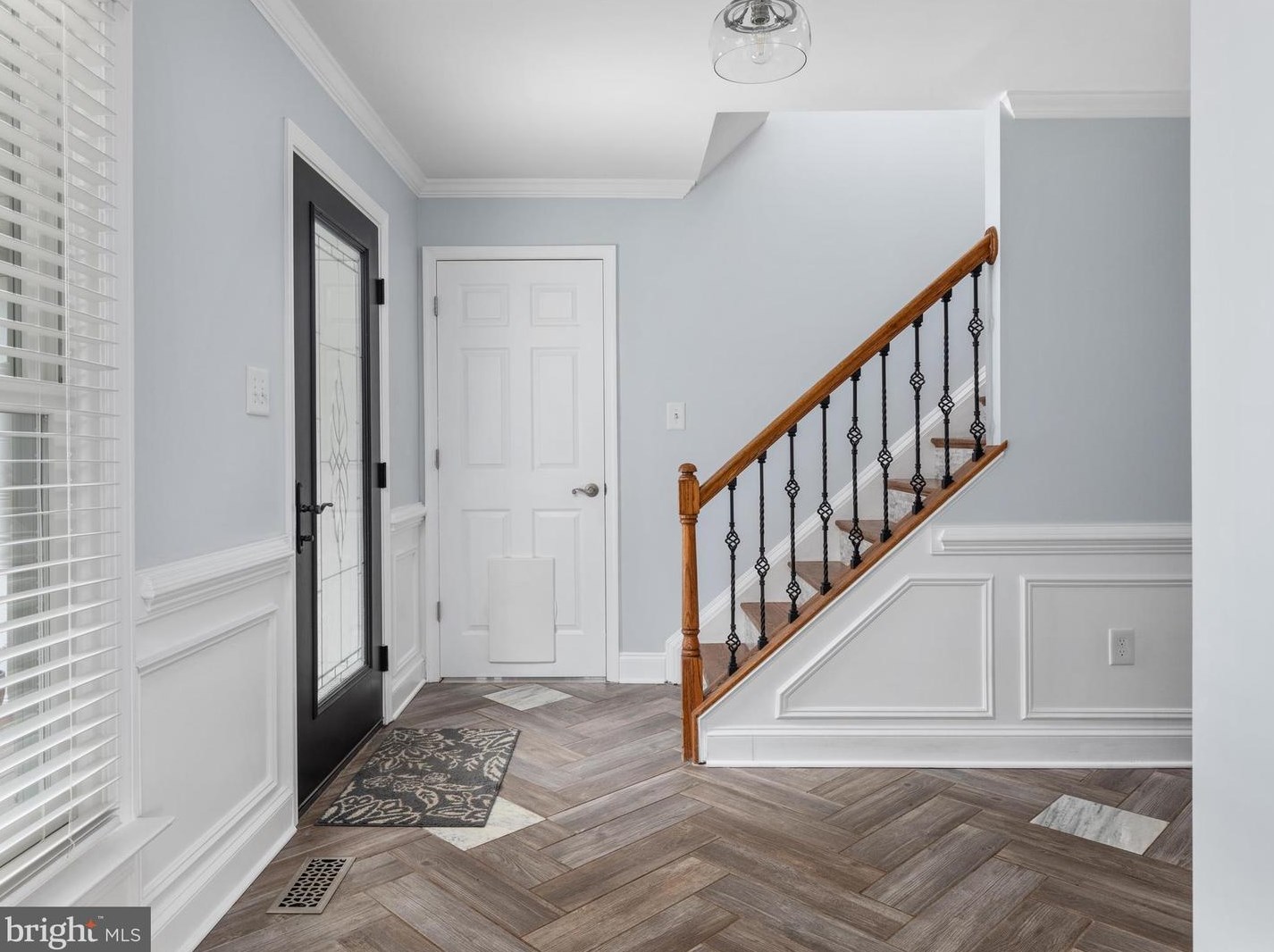 8238 Sunset Dr, Manassas, VA 20110-3814