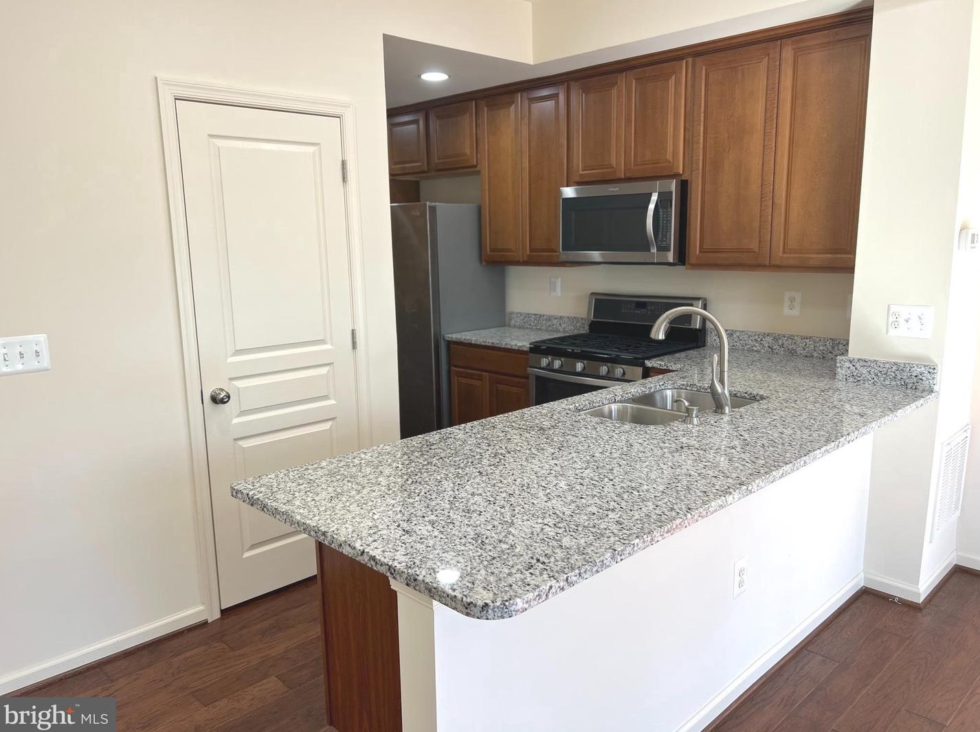 1599 Renate Dr, Woodbridge, VA 22192-2724