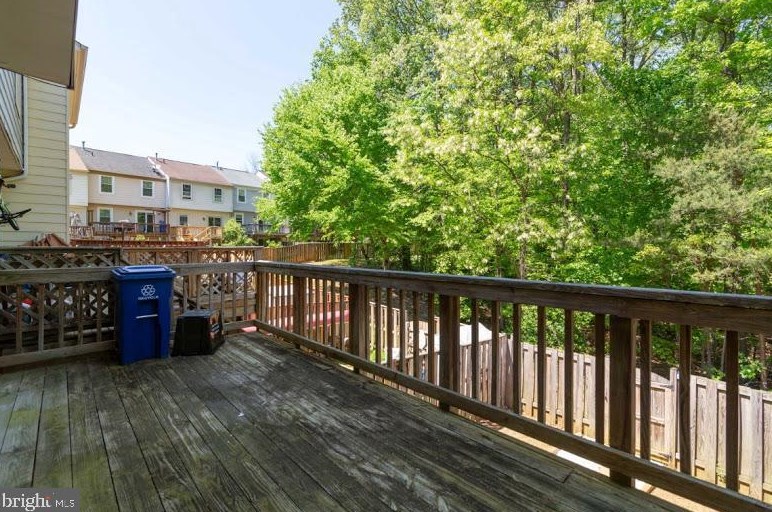 5012 Lambsgate Ln, Woodbridge VA  22193-4356 exterior