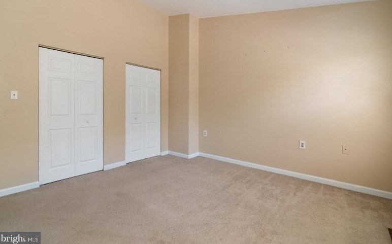 5012 Lambsgate Ln, Woodbridge VA  22193-4356 exterior