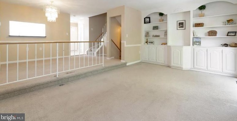 5012 Lambsgate Ln, Woodbridge VA  22193-4356 exterior