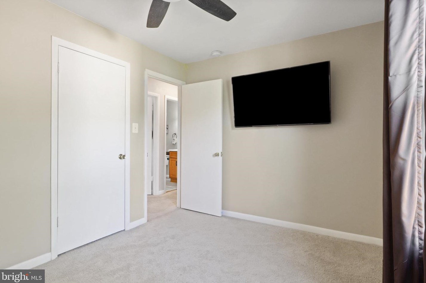 13567 Princedale Dr, Woodbridge VA  22193-3771 exterior