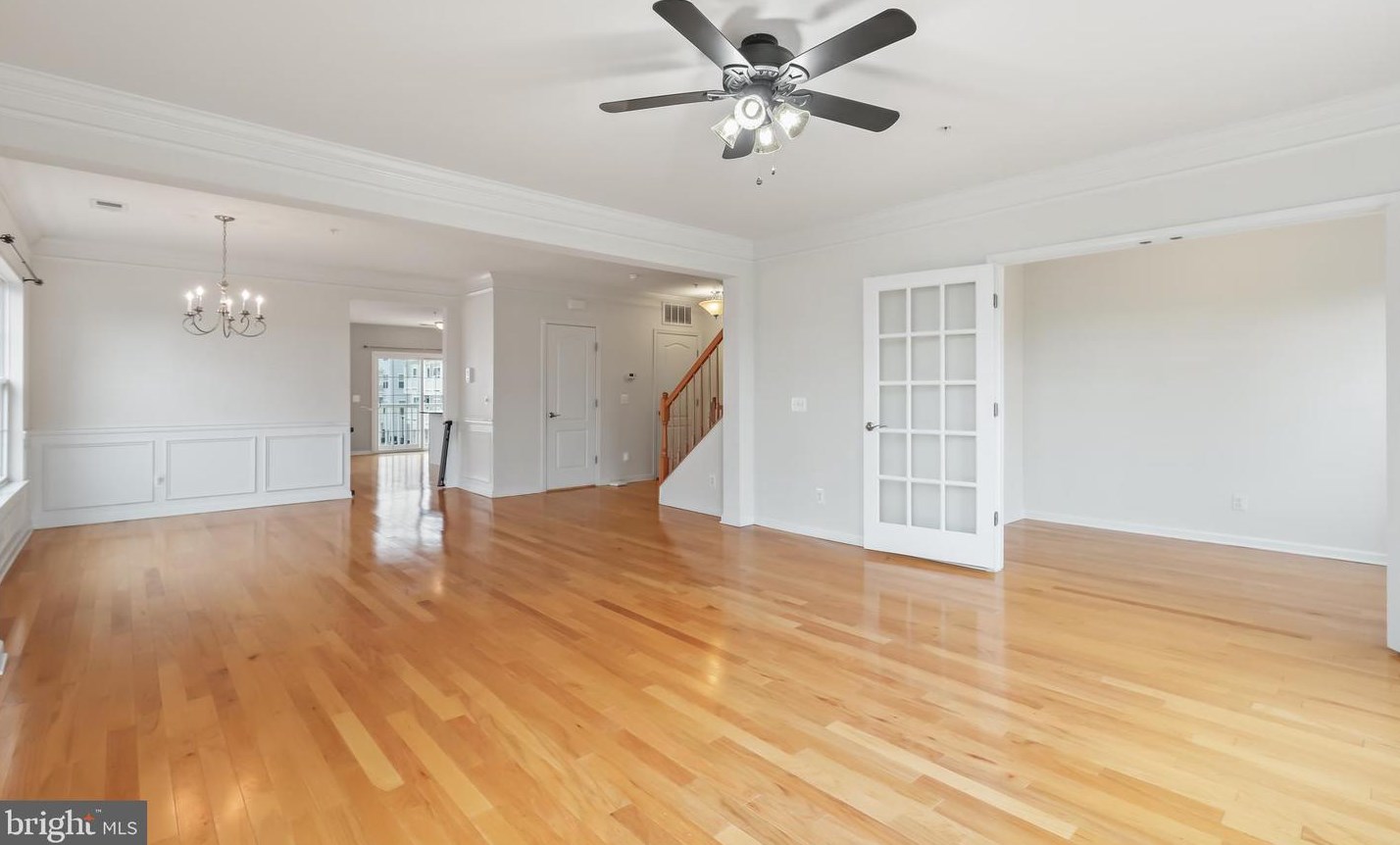 15352 Kensington Park Dr, Woodbridge VA  22191-6571 exterior