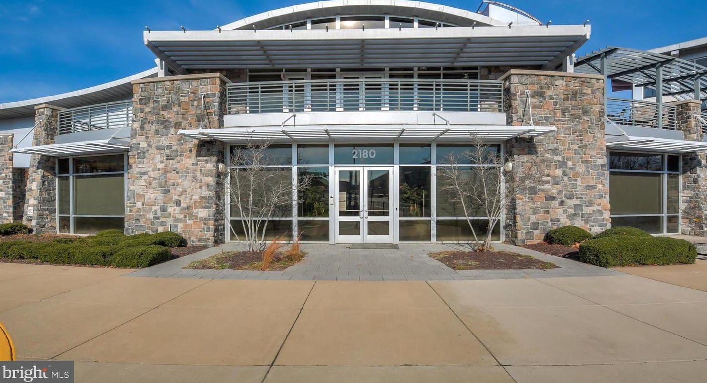 15352 Kensington Park Dr, Woodbridge VA  22191-6571 exterior