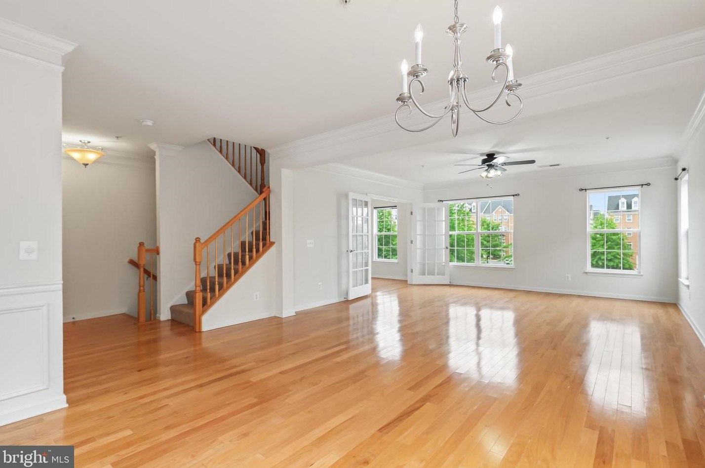 15352 Kensington Park Dr, Woodbridge VA  22191-6571 exterior