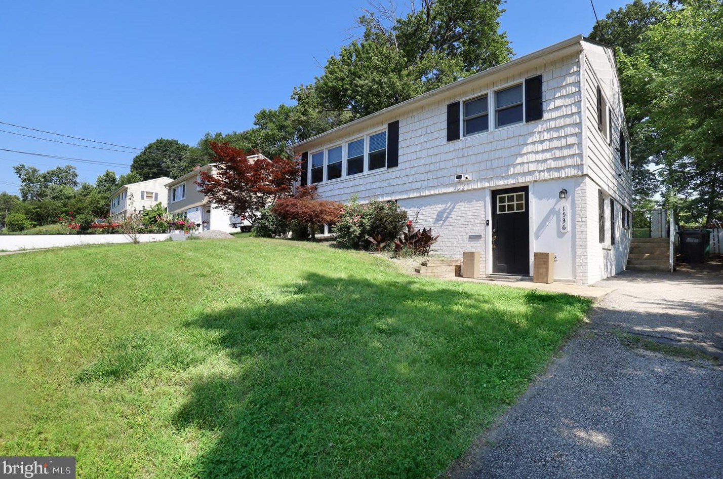 1536 Maurice Dr, Woodbridge, VA 22191
