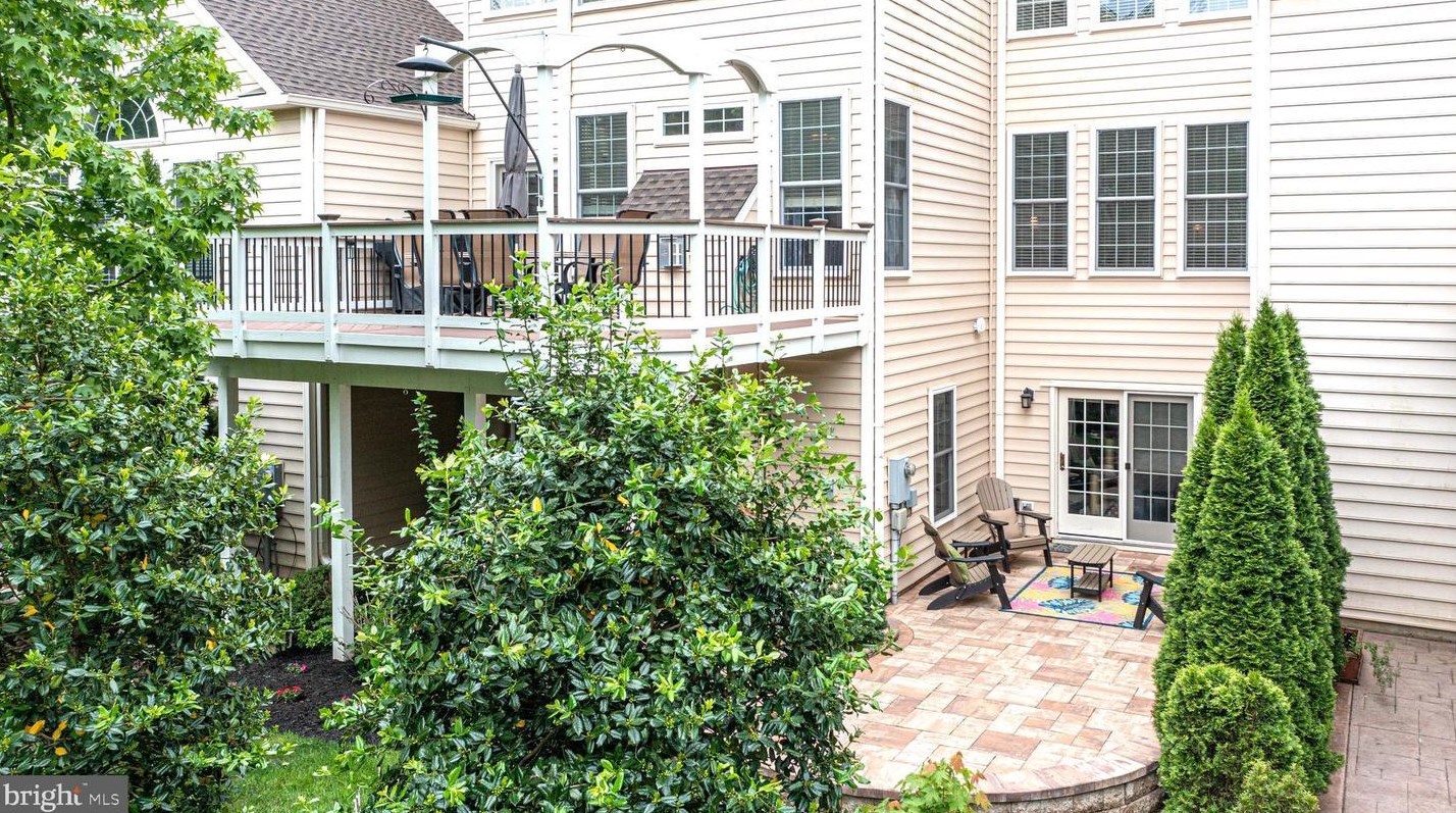 15752 Cool Spring Dr, Haymarket VA  20169-5419 exterior