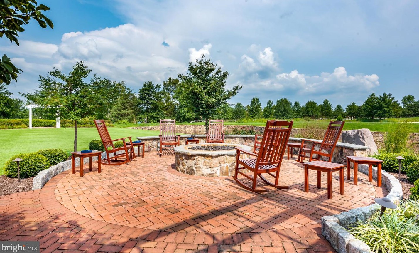 15752 Cool Spring Dr, Haymarket VA  20169-5419 exterior