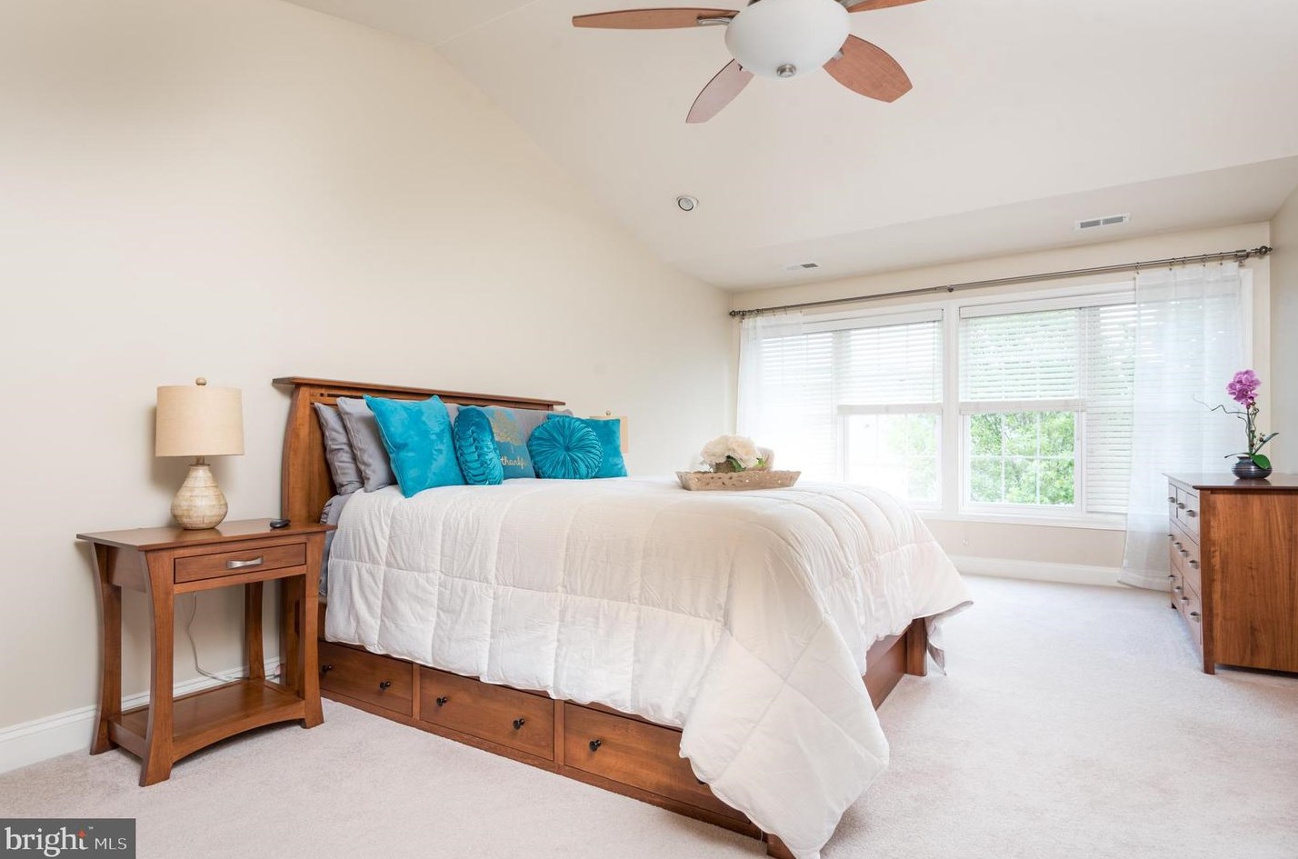 15752 Cool Spring Dr, Haymarket VA  20169-5419 exterior