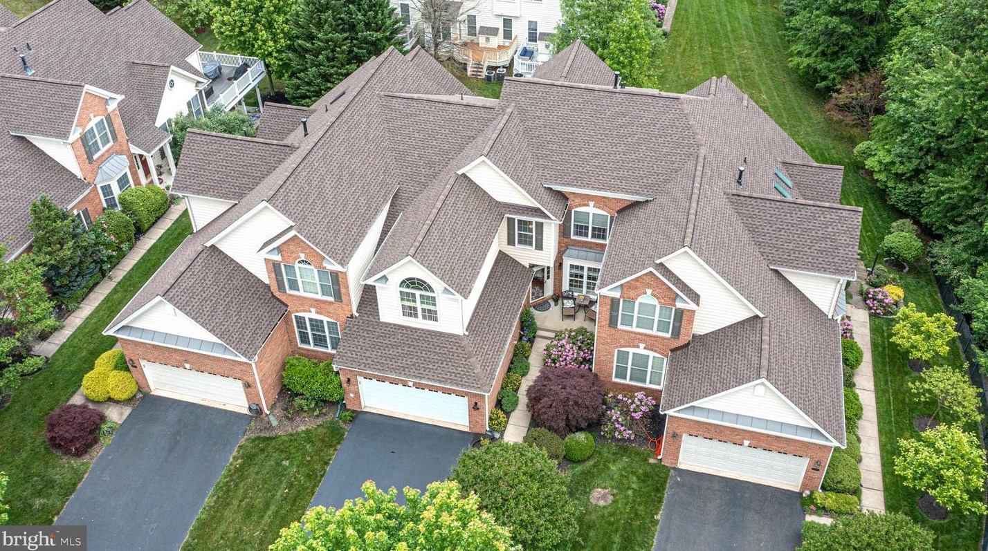 15752 Cool Spring Dr, Haymarket VA  20169-5419 exterior