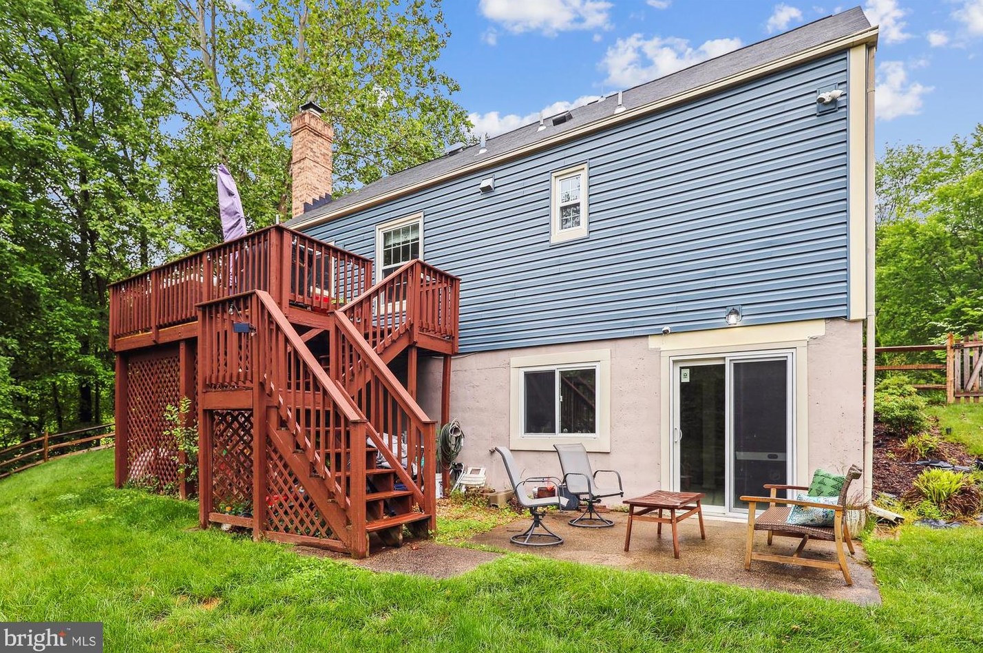 15540 Golf Club Dr, Dumfries VA  22025-1116 exterior