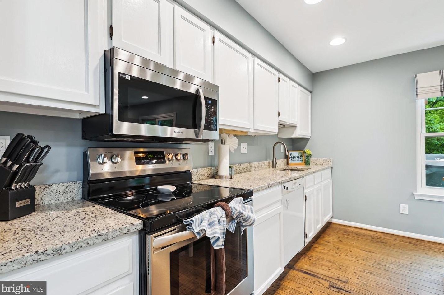 15540 Golf Club Dr, Dumfries VA  22025-1116 exterior