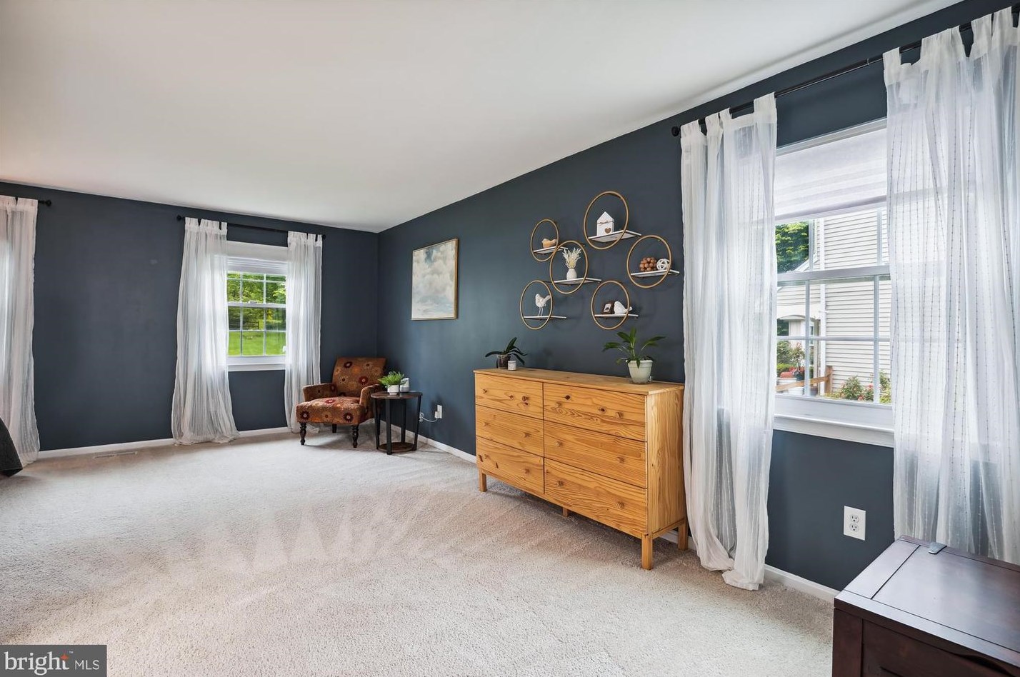 15540 Golf Club Dr, Dumfries VA  22025-1116 exterior