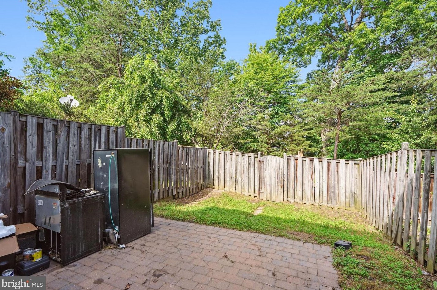 2094 Pilgrim Dr, Woodbridge VA  22192-2319 exterior