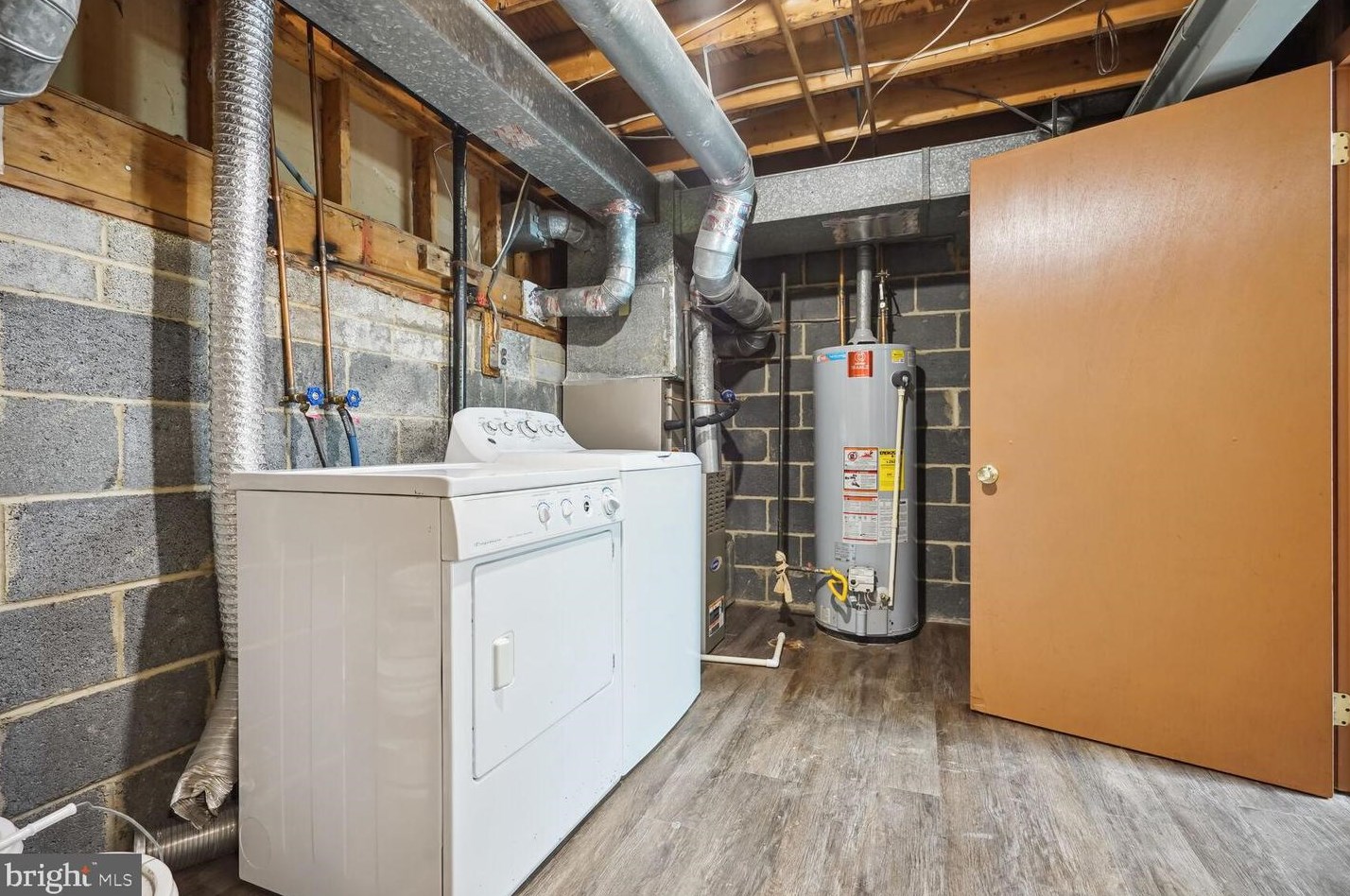 2094 Pilgrim Dr, Woodbridge VA  22192-2319 exterior