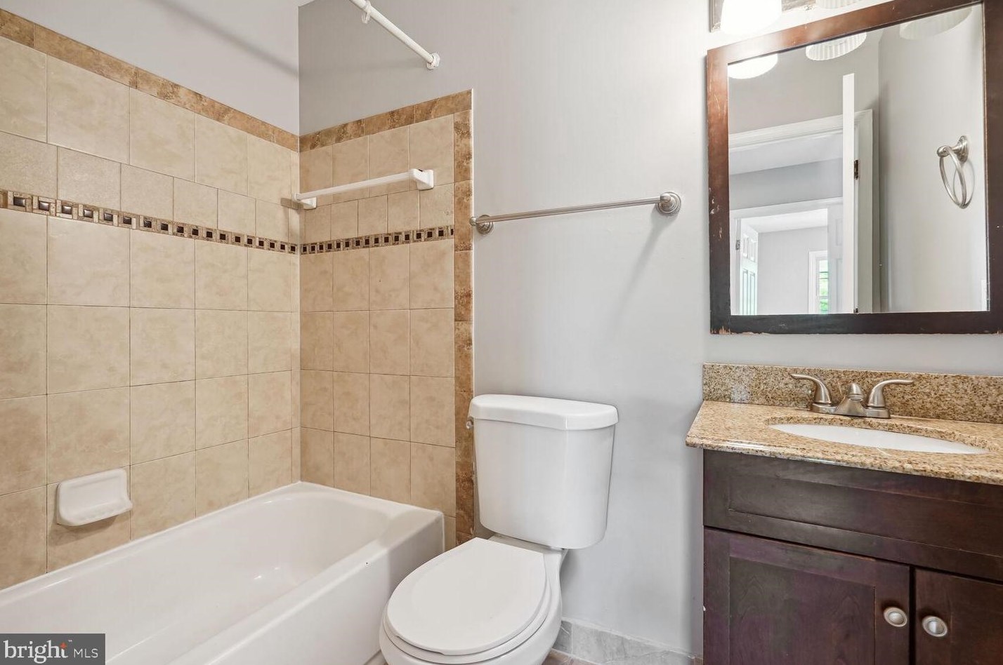 2094 Pilgrim Dr, Woodbridge VA  22192-2319 exterior