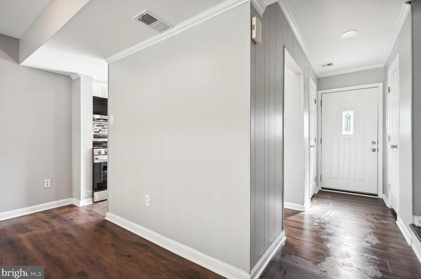 2094 Pilgrim Dr, Woodbridge VA  22192-2319 exterior