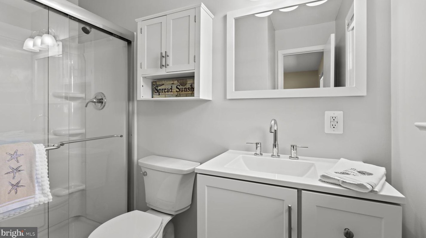 14613 Featherstone Rd, Woodbridge VA  22191-3219 exterior