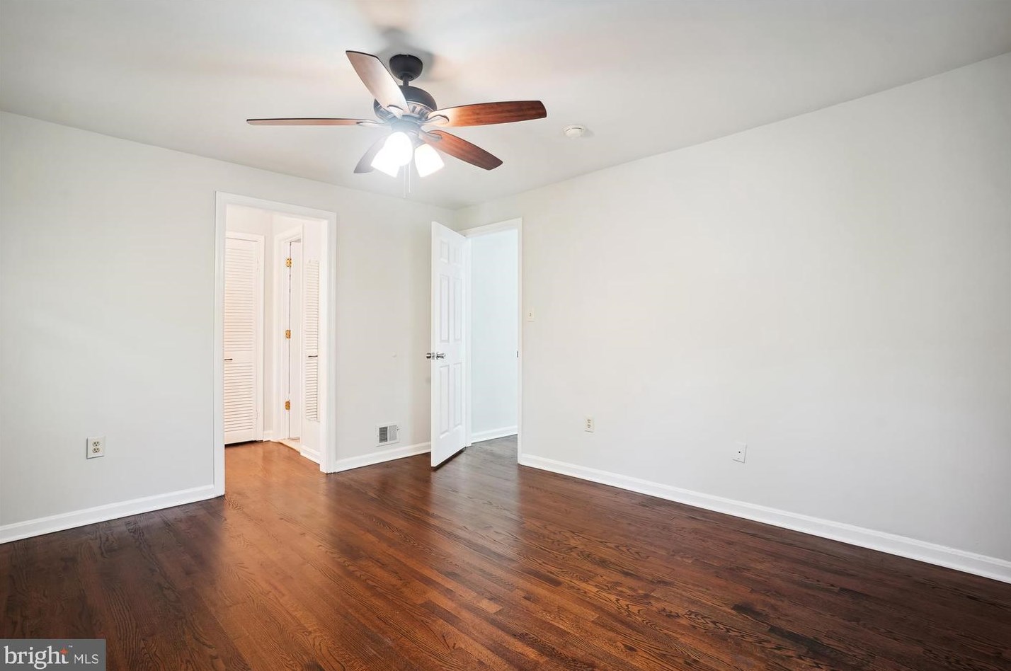 13185 Putnam Cir, Woodbridge VA  22191-1028 exterior