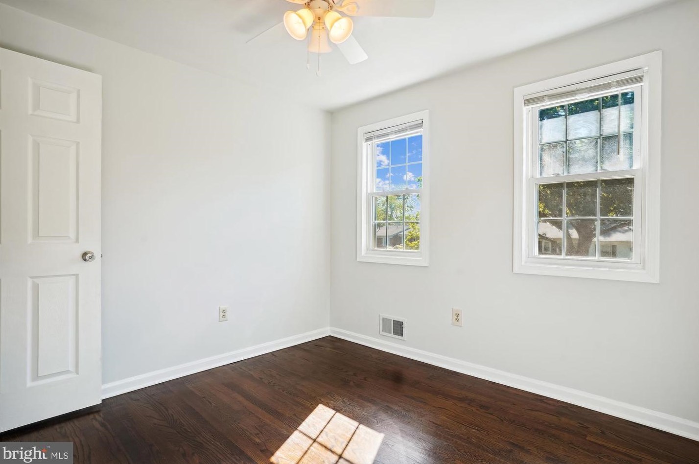 13185 Putnam Cir, Woodbridge VA  22191-1028 exterior