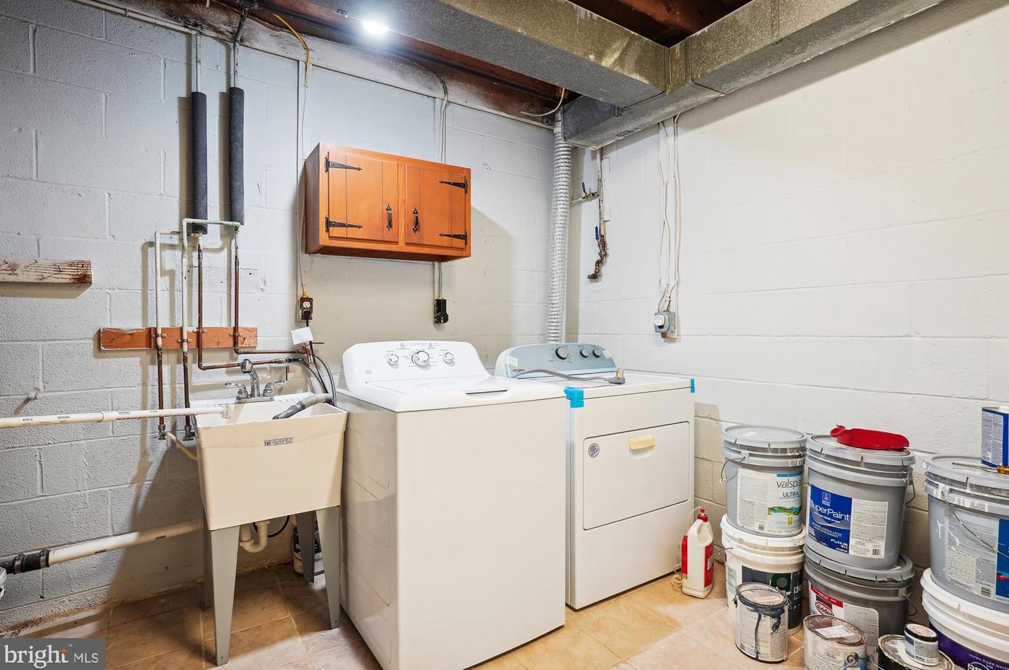 13185 Putnam Cir, Woodbridge VA  22191-1028 exterior