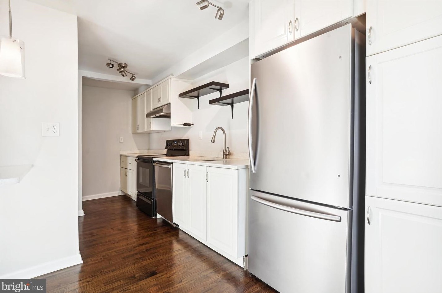 13185 Putnam Cir, Woodbridge VA  22191-1028 exterior