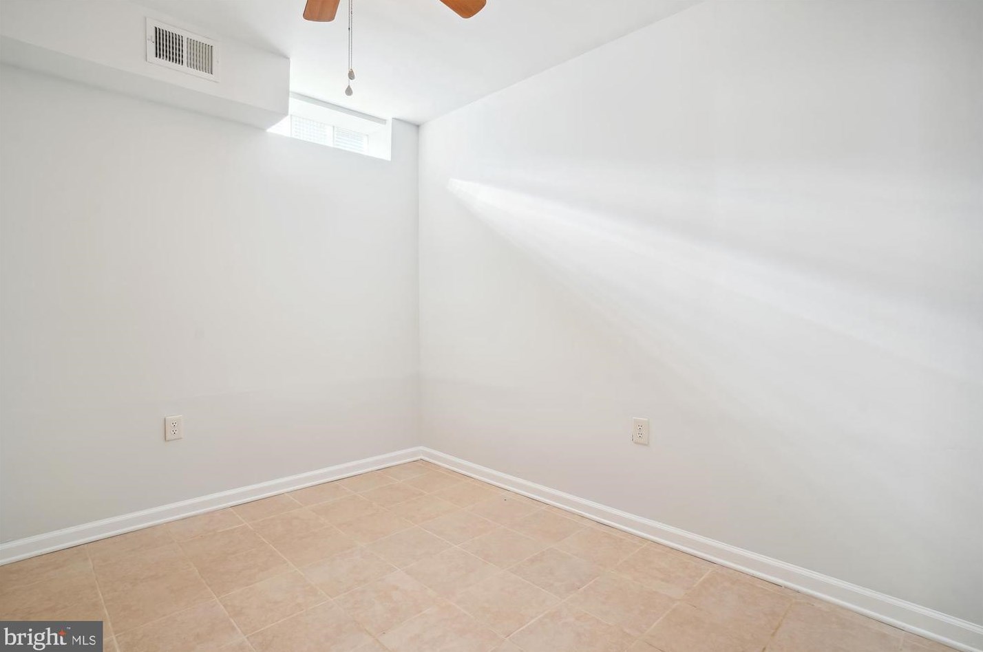 13185 Putnam Cir, Woodbridge VA  22191-1028 exterior